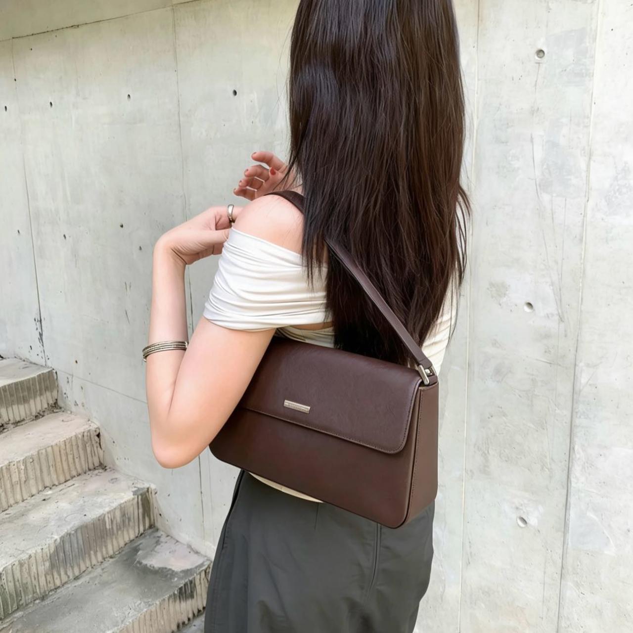 95新 BURBERRY/博柏利 大吉中古/博柏利巧克力色法棍单肩包