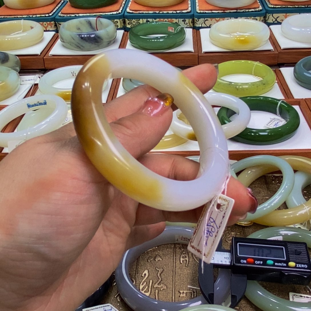 和田玉且末糖白52.9未镶嵌