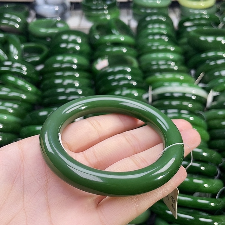 未镶嵌手镯和田玉（碧玉）