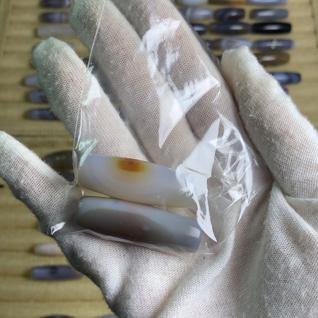 小***鄙玛瑙/玉髓颈饰合金