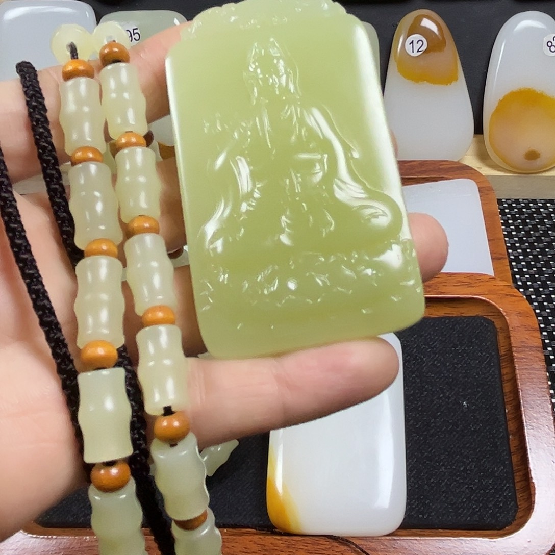 田***甜玉观音牌子绿色的