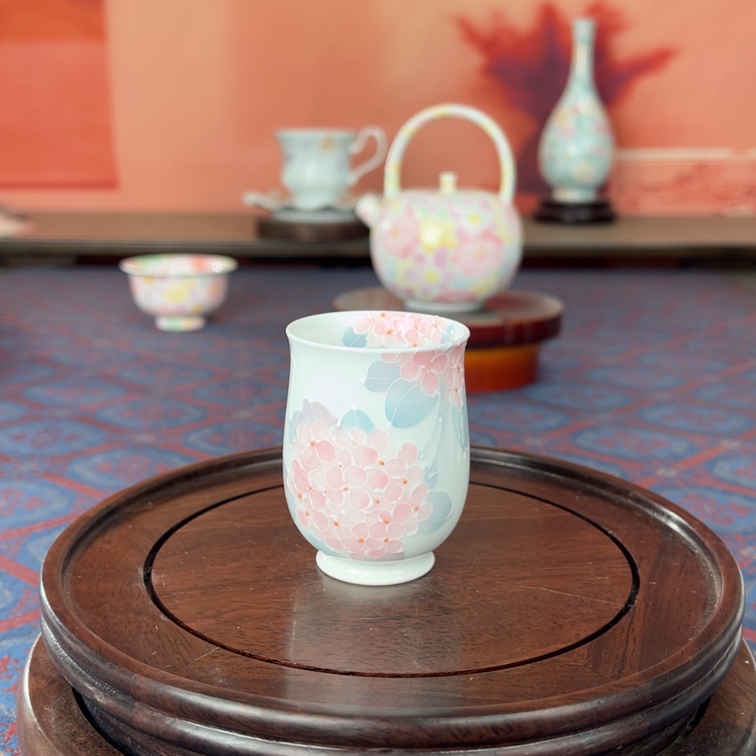 绣球花釉下品茗杯