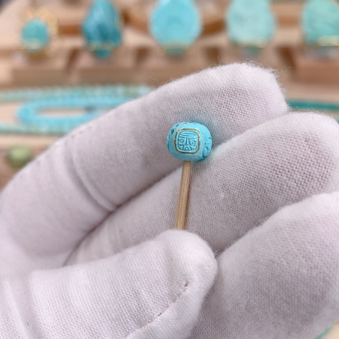 绿松石未镶嵌珠宝奇石