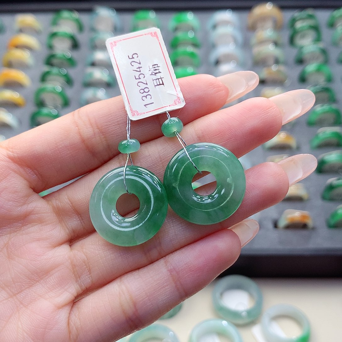 未镶嵌戒圈翡翠甜甜圈