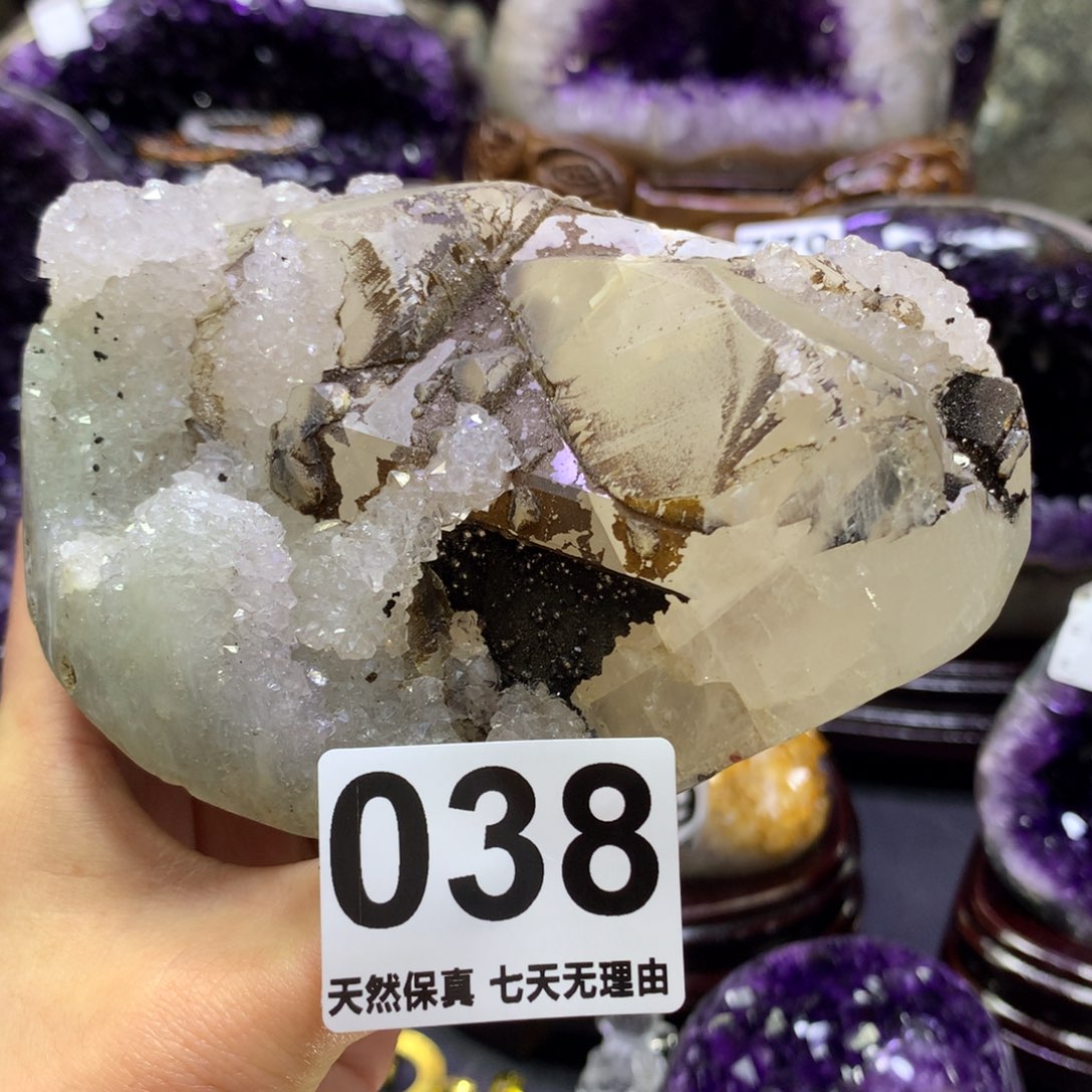 水晶摆件未镶嵌黎**临水晶摆件m