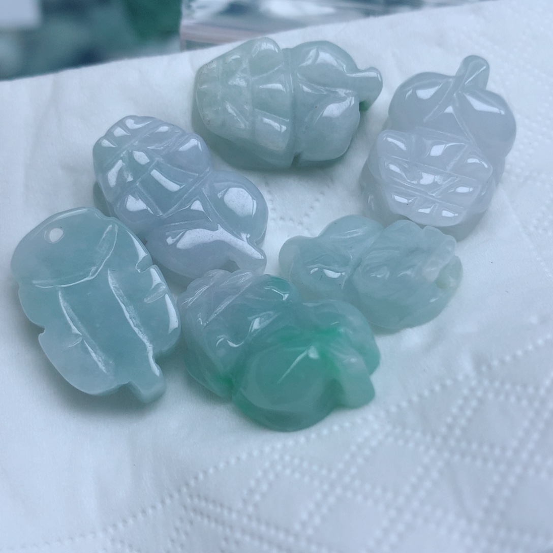 翡翠未镶嵌吊坠(不含链)手串