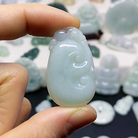 翡翠颈饰未镶嵌吊坠