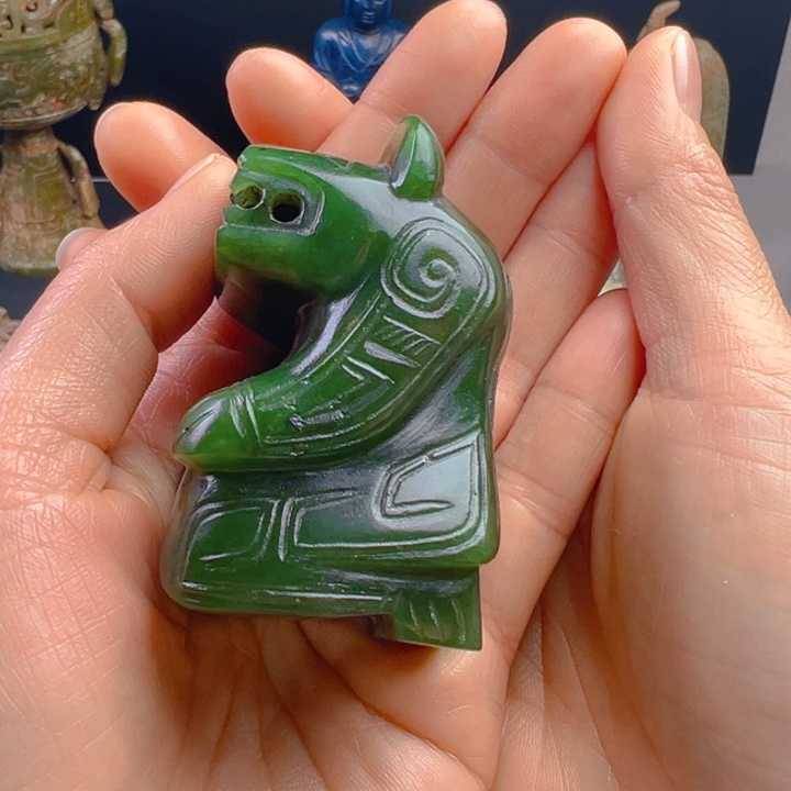 顾***君和田玉（糖玉）未镶嵌颈饰