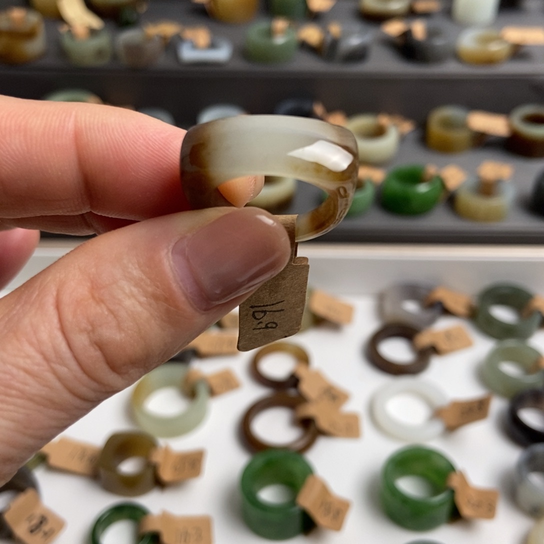 和田玉未镶嵌戒指