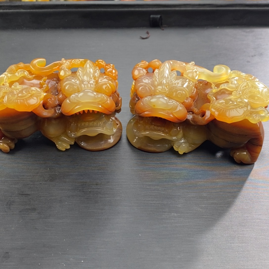 余***好石英质玉（黄龙玉）未镶嵌颈饰