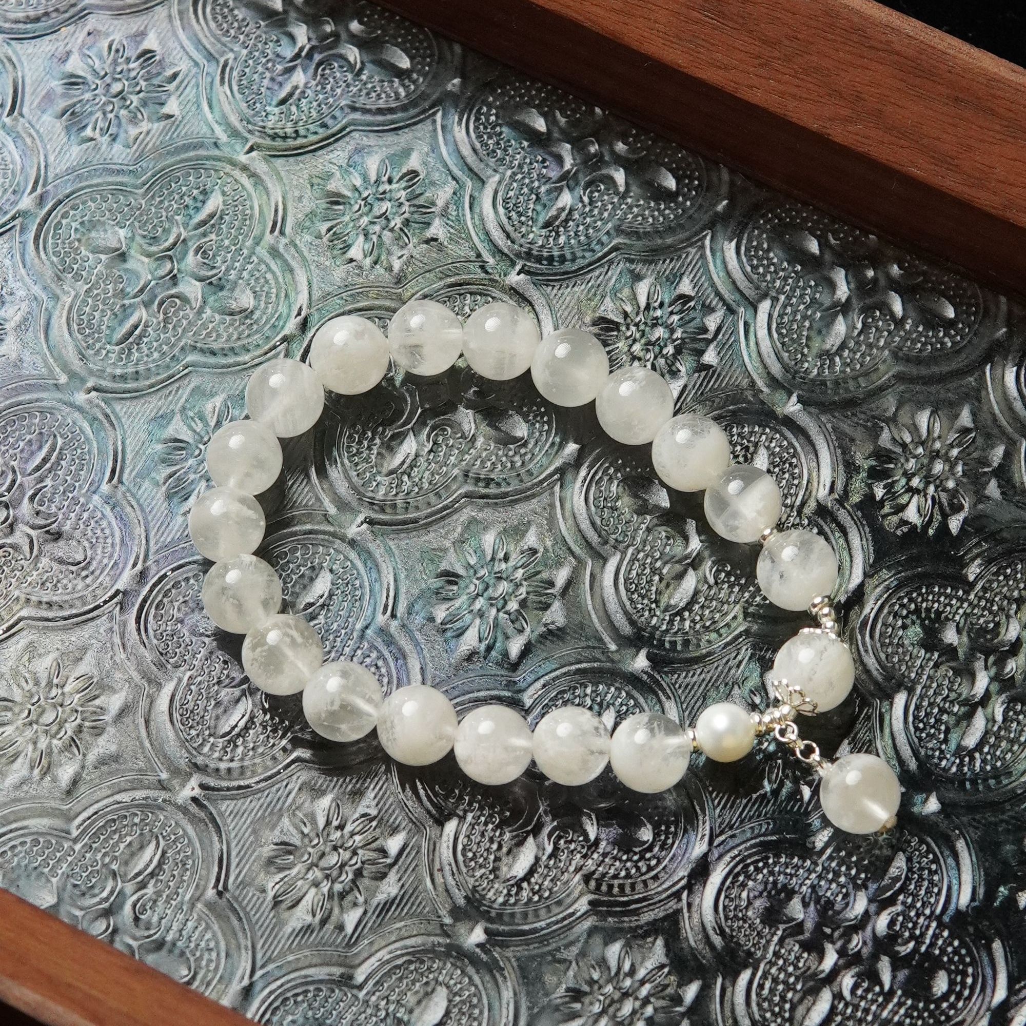 天然水晶雪花幽灵8+mm单圈手串