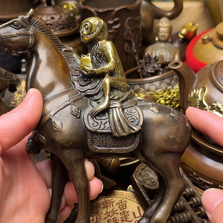 精美铜器批发档口