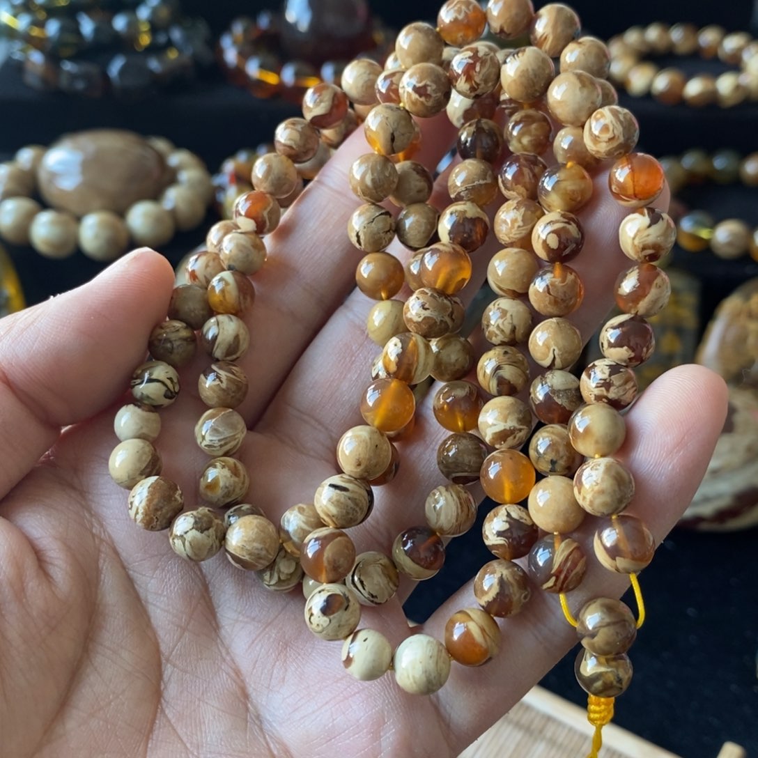 琥珀珠宝奇石未镶嵌张*森