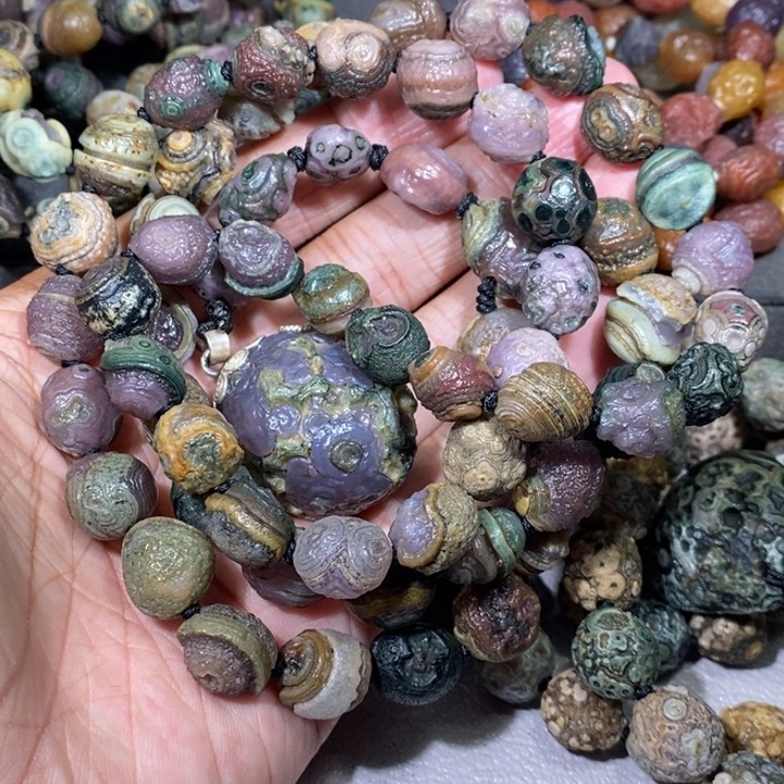 未镶嵌玛瑙/玉髓珠宝奇石t****y