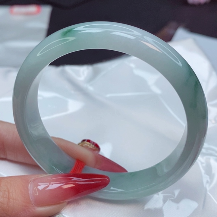 翡翠手镯未镶嵌57圈