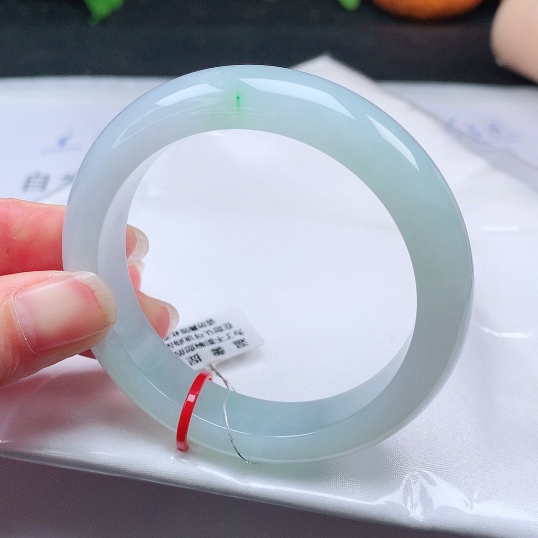 翡翠手镯未镶嵌53圈