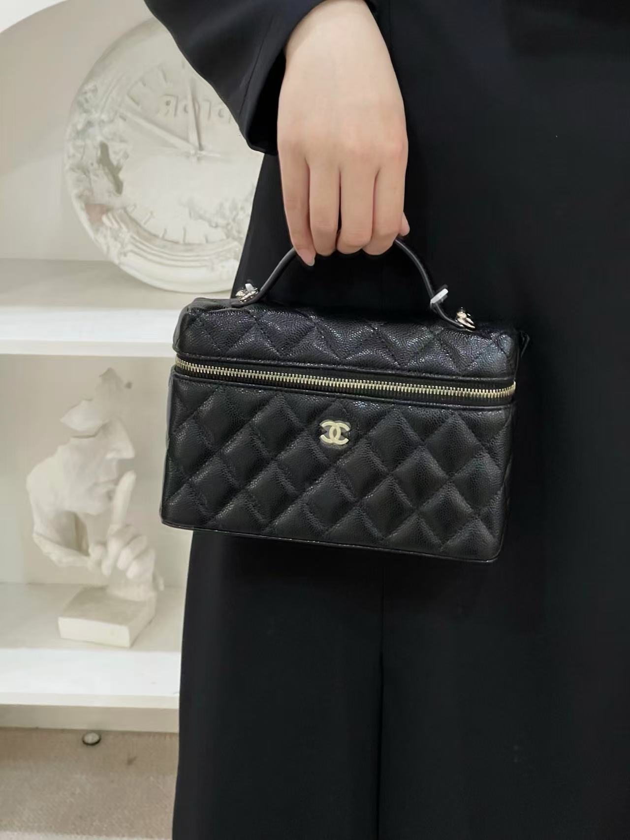 未使用 Chanel/香奈儿 25c饭盒包黑金牛窄款/严选