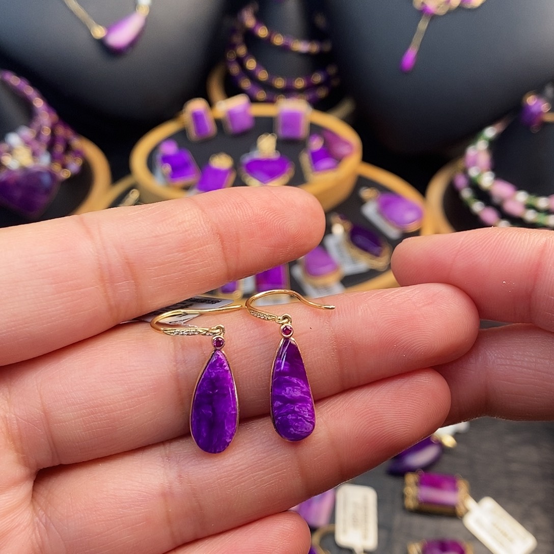 苏纪石（舒俱来）18K金镶嵌耳饰