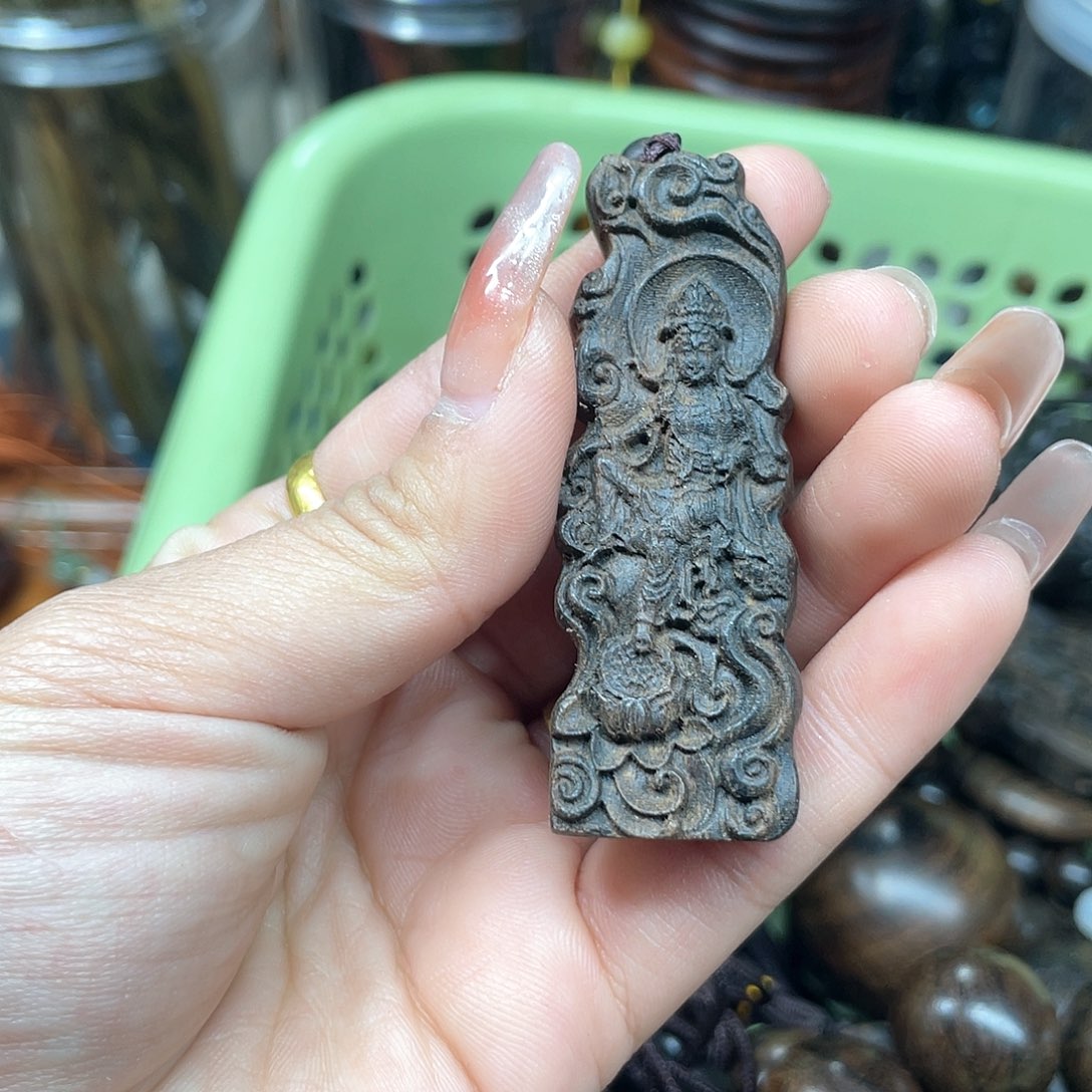 维腊木（绿檀）无事牌