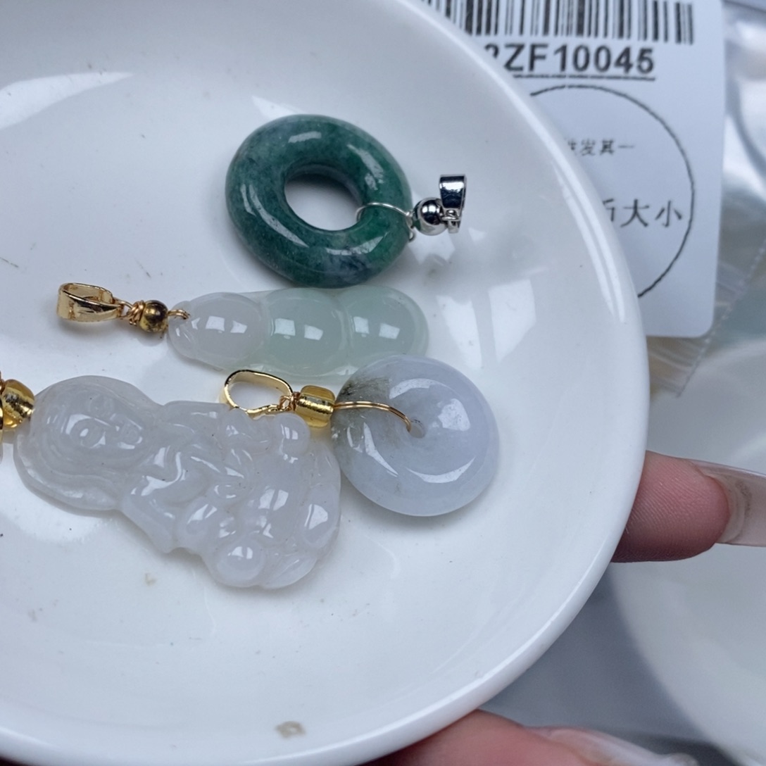 翡翠吊坠(不含链)未镶嵌