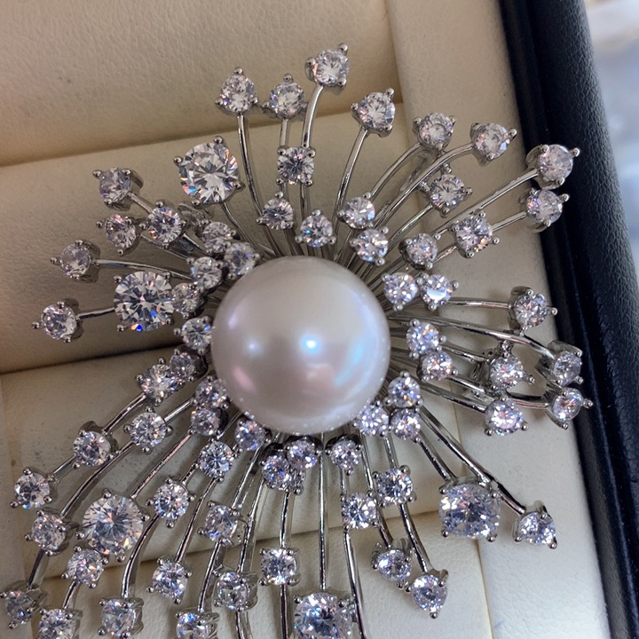 未镶嵌胸饰淡水珍珠