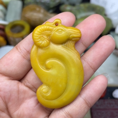 和田玉未镶嵌颈饰97