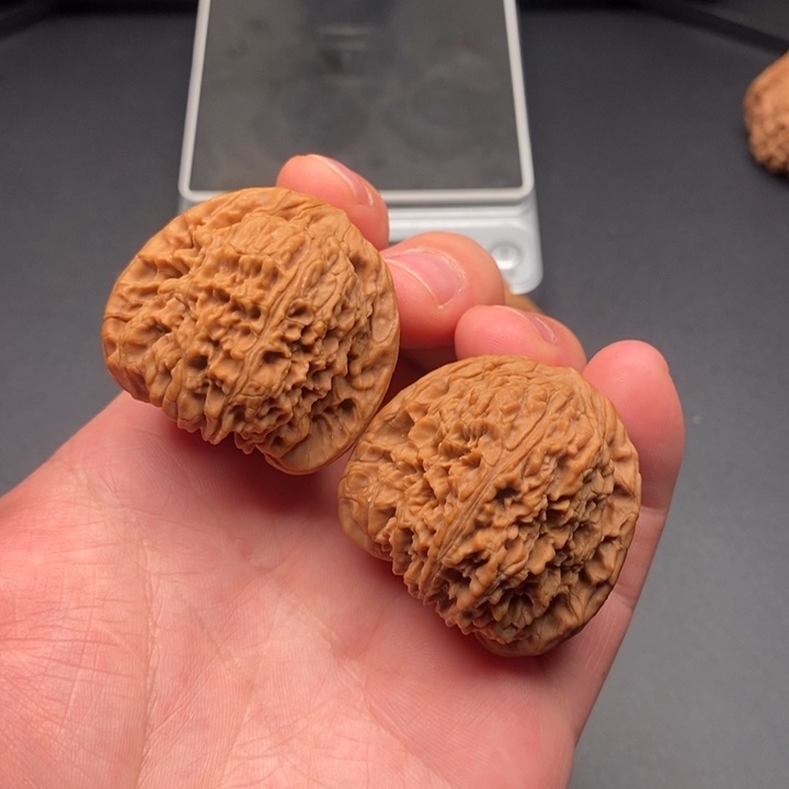 文玩核桃把件南疆石