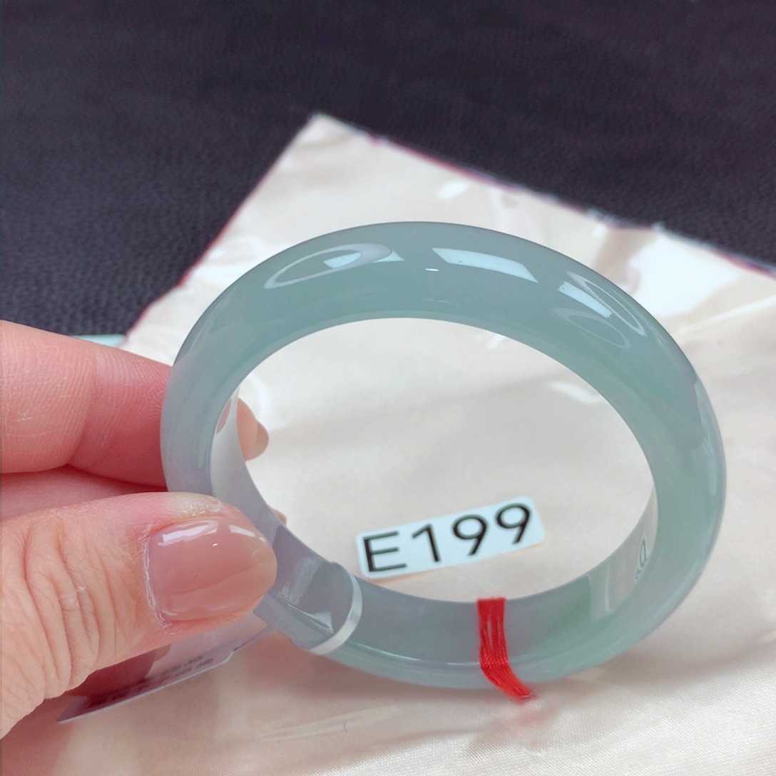 翡翠手镯未镶嵌手镯88