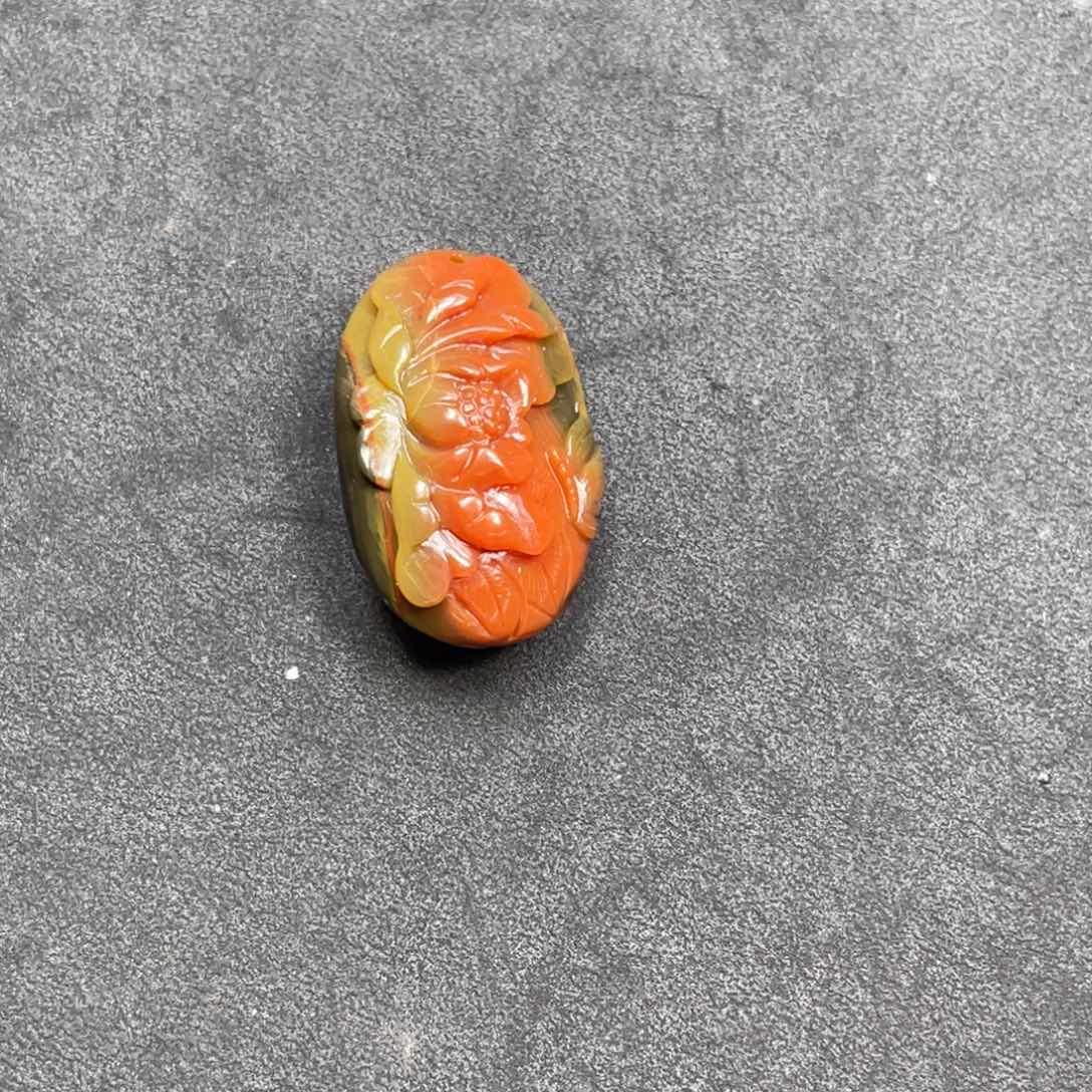 南红玛瑙挂件未镶嵌