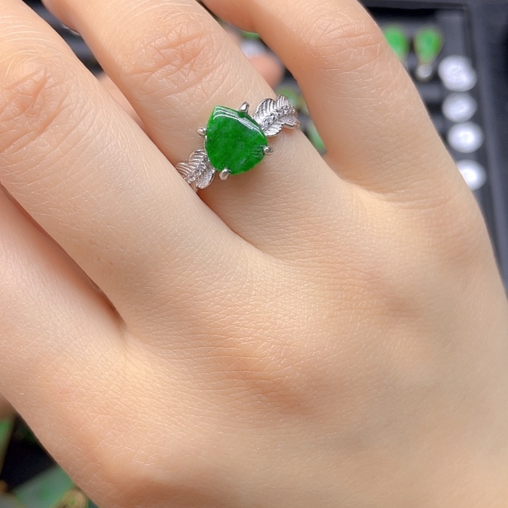翡翠戒指银S925镶嵌天然翡翠