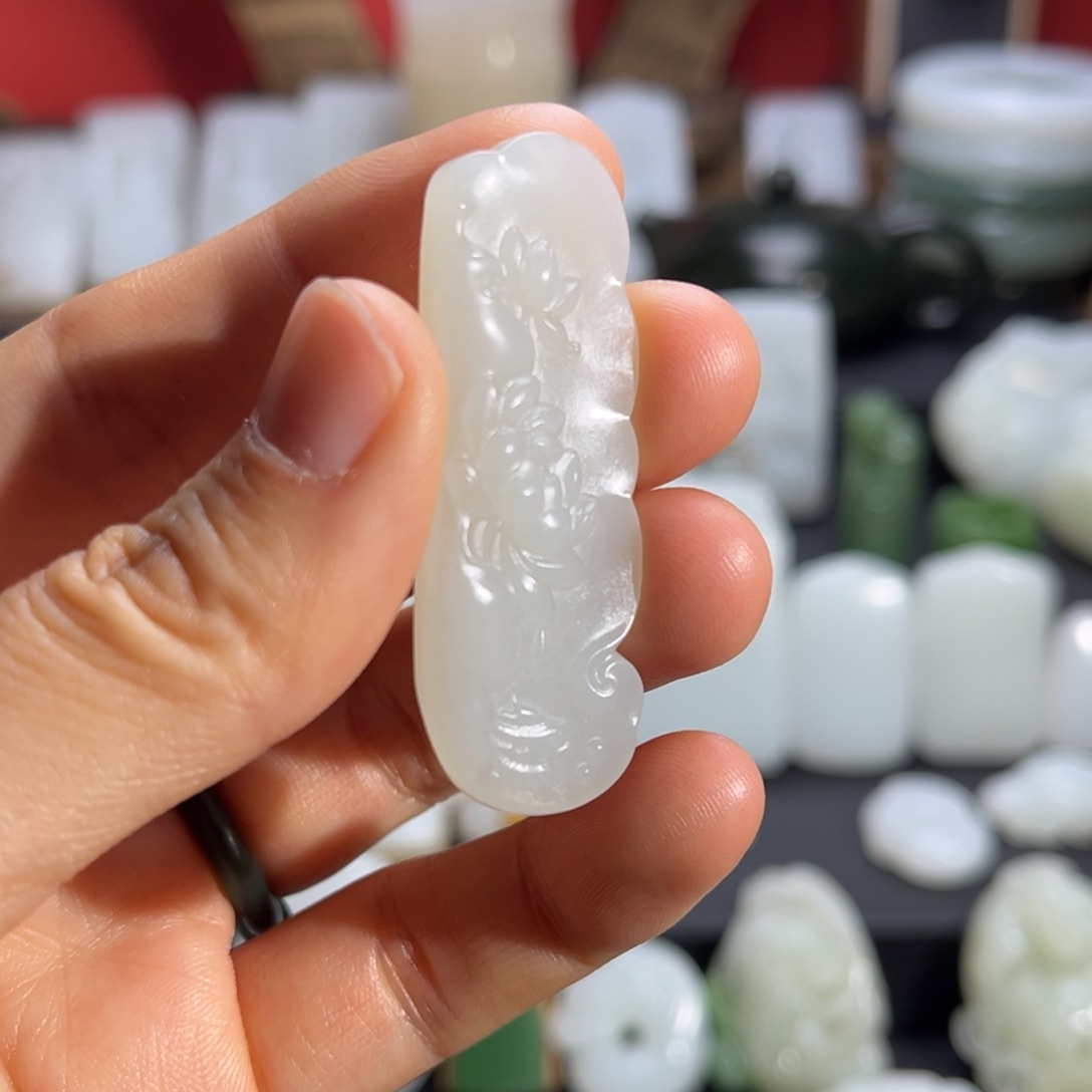 和田玉吊坠(赠链)未镶嵌