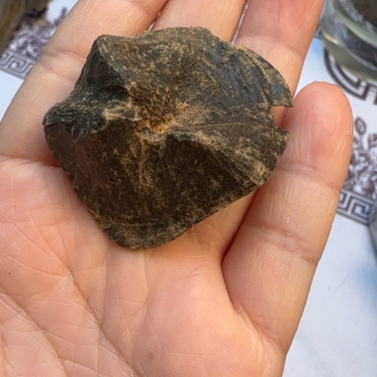 沉香摆件香港沉水老包壳3.5克