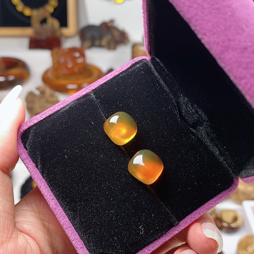 【闪购商品】琥珀银S925镶嵌耳饰太***
