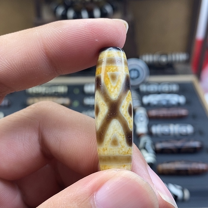 玛瑙/玉髓散珠三眼