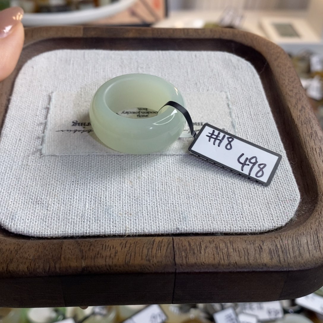 柔***弱和田玉（糖玉）未镶嵌戒指