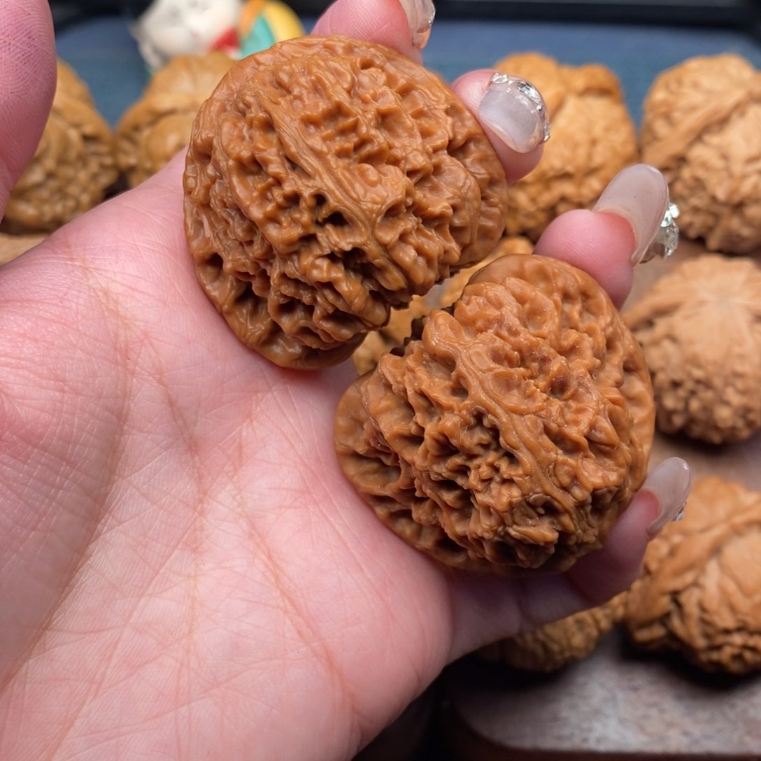 文玩核桃把件全品，红皮逐鹿南疆41，同克重