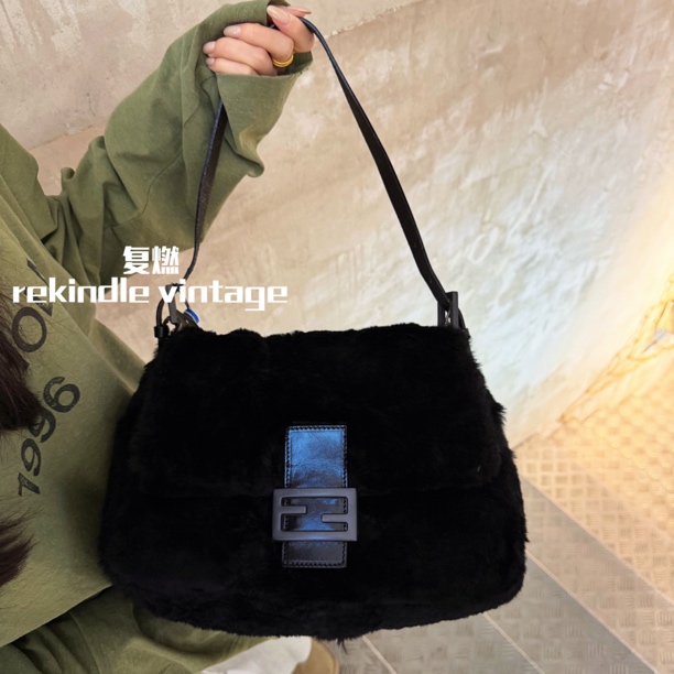 95新 FENDI/芬迪 复燃精选/黑色毛毛大胖丁单肩包