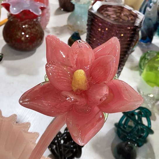 琉璃花瓶高45厘米宽9厘米