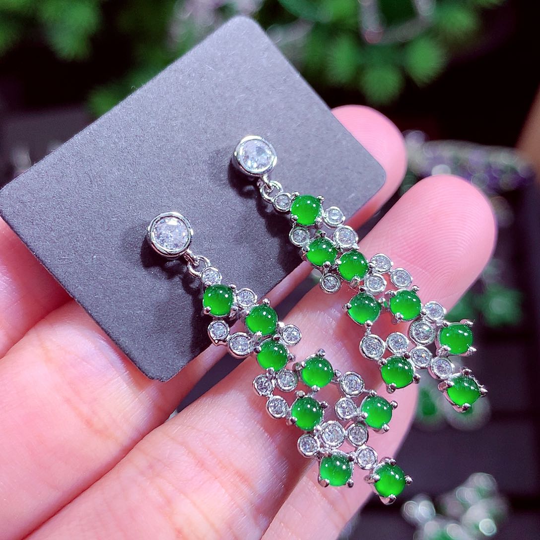 颈饰未镶嵌翡翠天然