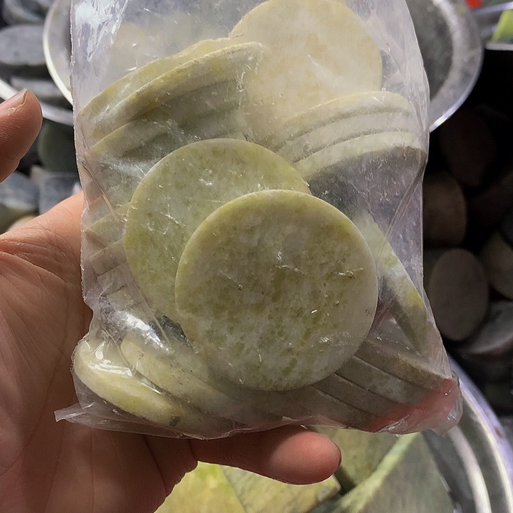 蛇纹石玉珠宝半成品未镶嵌