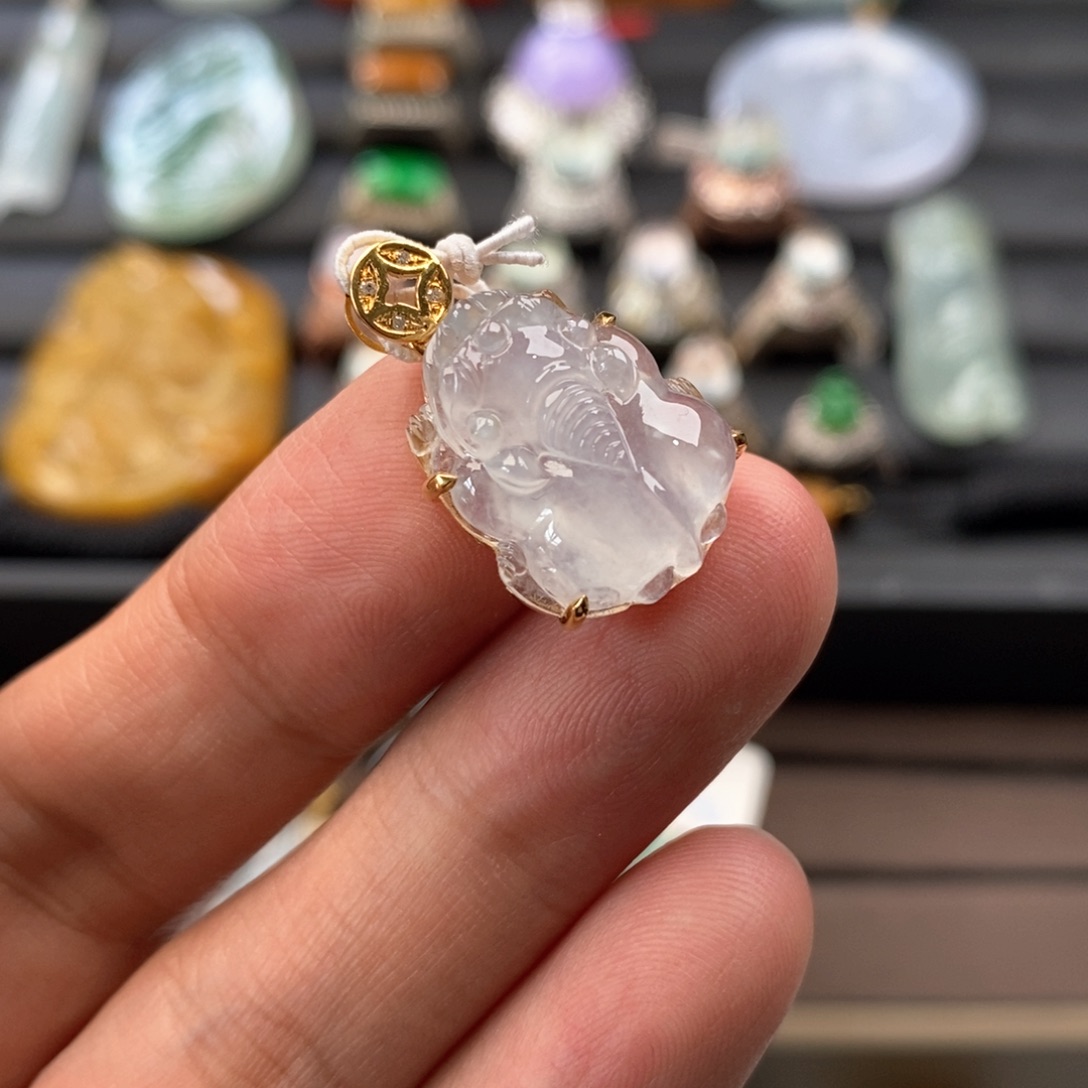 定制翡翠18K金镶嵌缅甸天然翡翠白冰貔貅