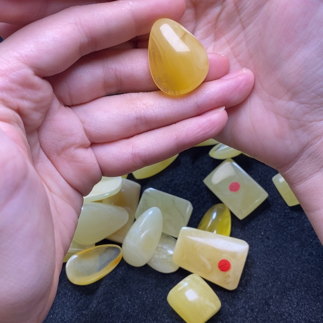 琥珀未镶嵌珠宝奇石