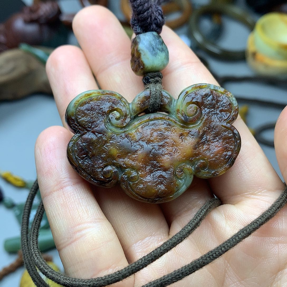 透闪石质玉挂件未镶嵌V****