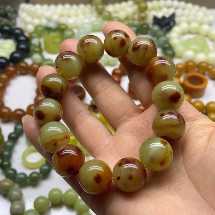 蛇纹石玉手串未镶嵌