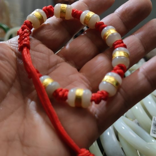 l***z和田玉未镶嵌颈饰