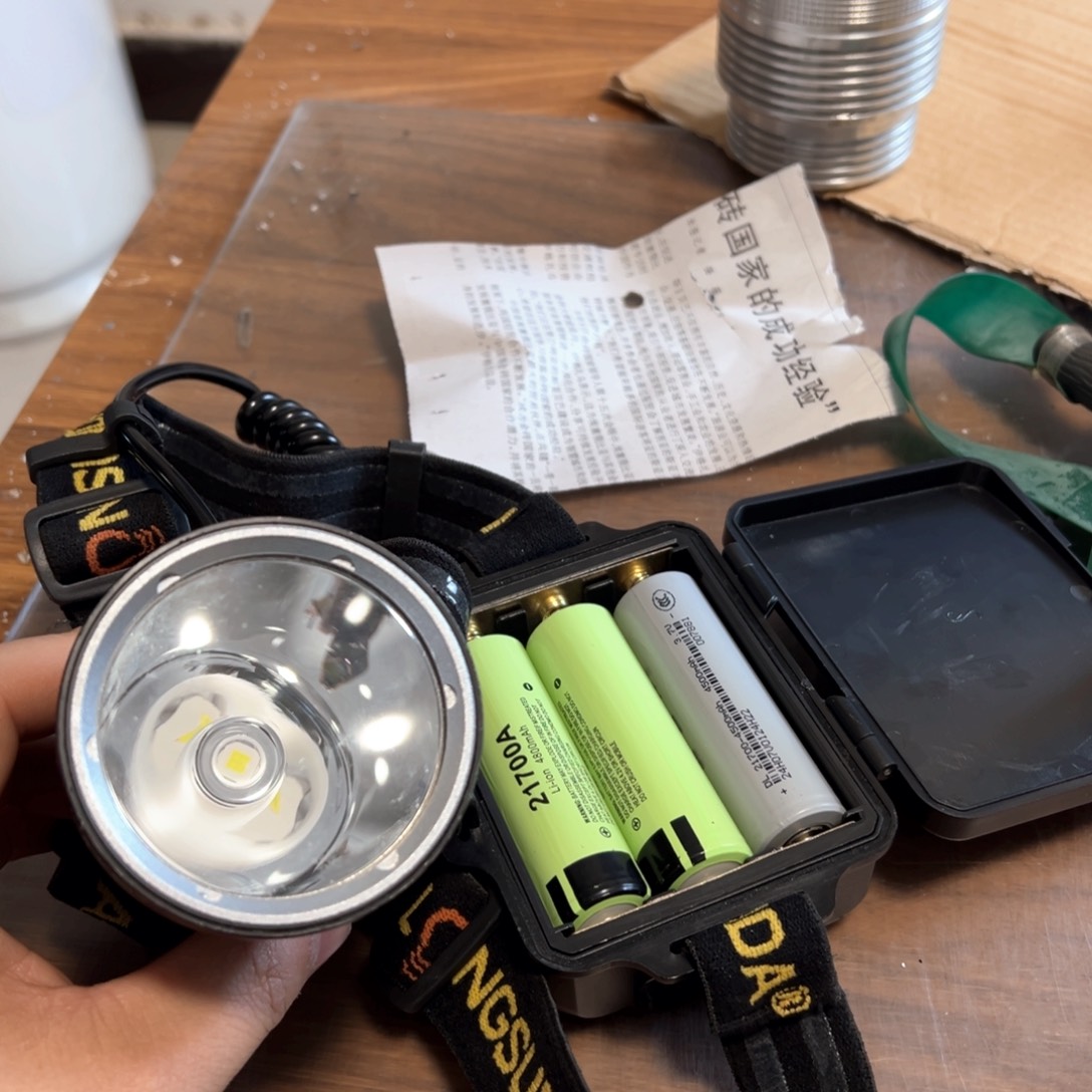 头灯888强光照明长续航