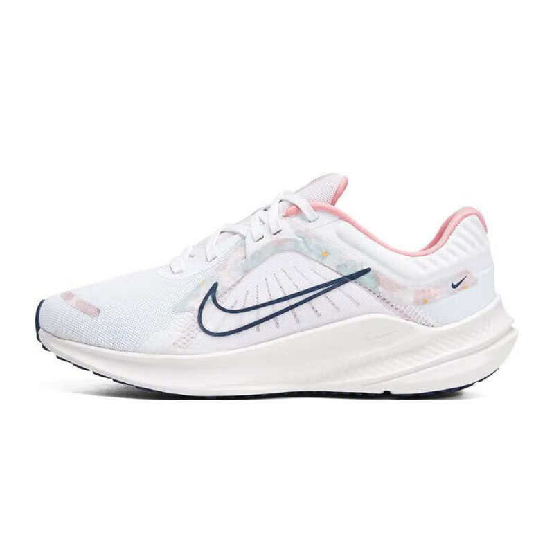 NIKE耐克女鞋WMNS NIKE QUEST 5 PRM玩球穿搭人生跑鞋FB6944-100