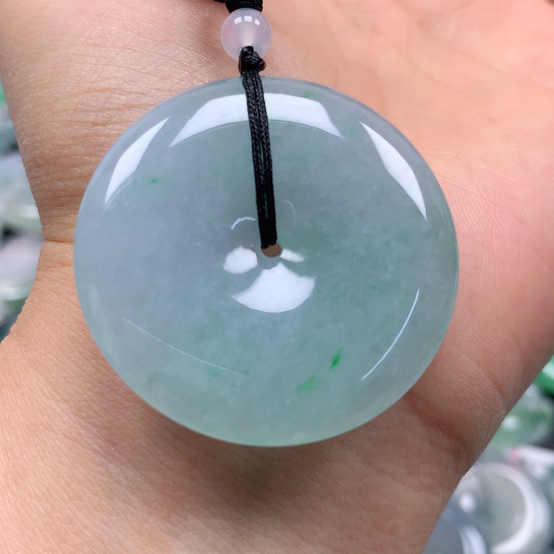 翡翠颈饰未镶嵌天然翡翠