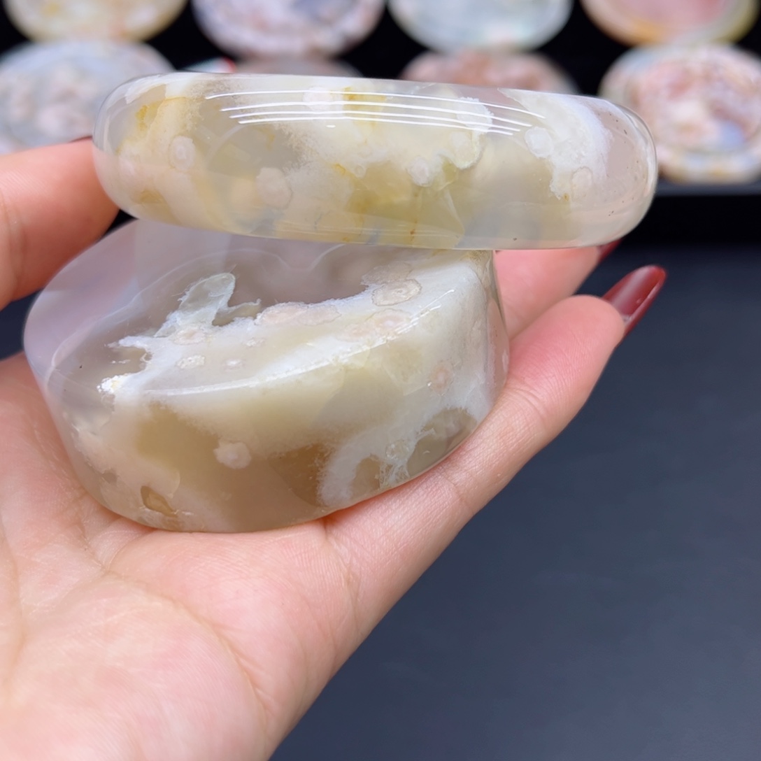 玛瑙/玉髓手镯未镶嵌62