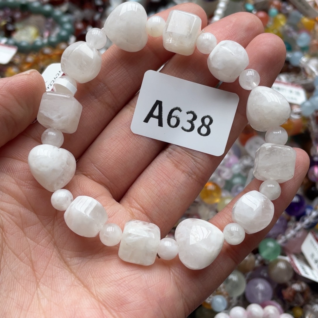 未镶嵌手链水晶多样性